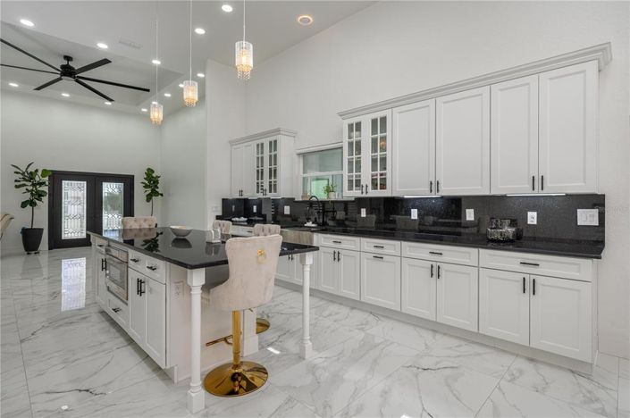 Image No.13-4 Bed Property for sale