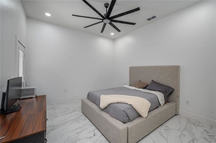 Image No.19-4 Bed Property for sale