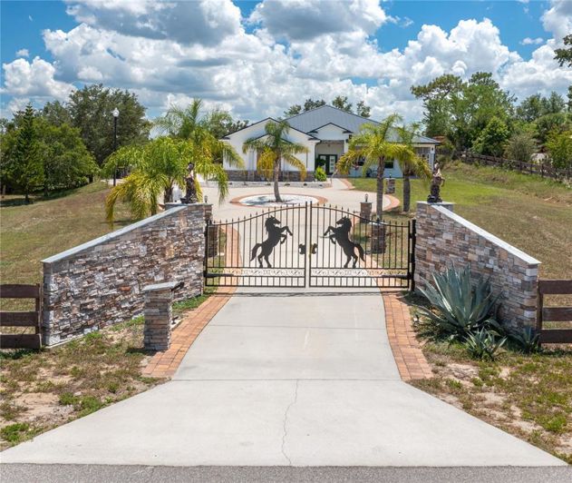 Image No.2-4 Bed Property for sale