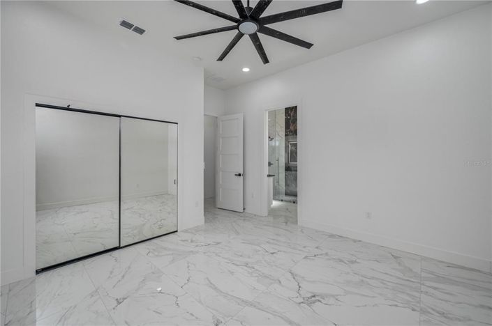 Image No.28-4 Bed Property for sale