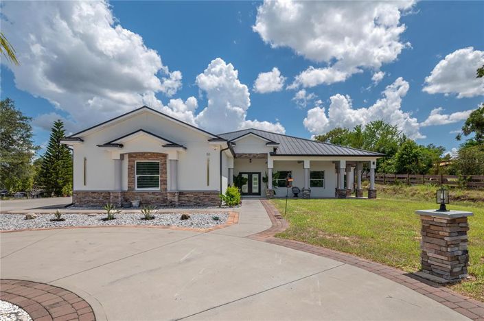 Image No.4-4 Bed Property for sale