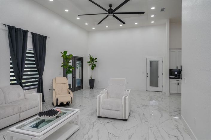 Image No.8-4 Bed Property for sale