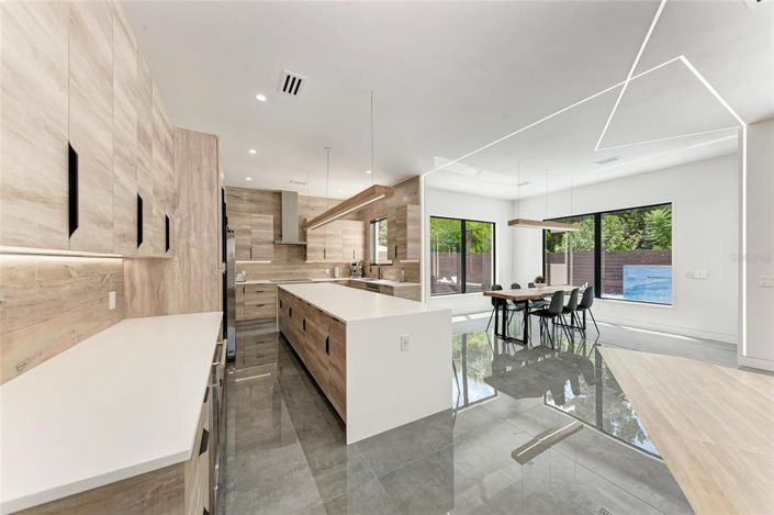 Image No.13-4 Bed Property for sale