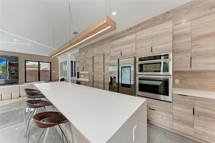 Image No.16-4 Bed Property for sale