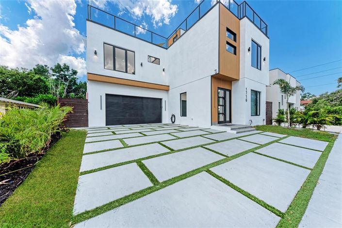 Image No.2-4 Bed Property for sale