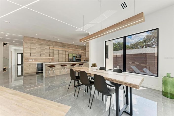 Image No.21-4 Bed Property for sale