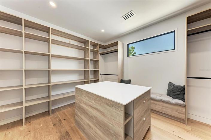 Image No.31-4 Bed Property for sale