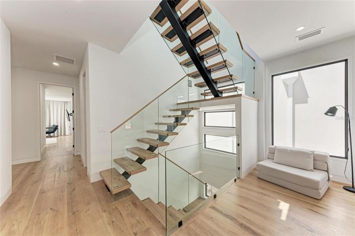 Image No.36-4 Bed Property for sale