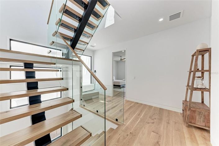 Image No.37-4 Bed Property for sale