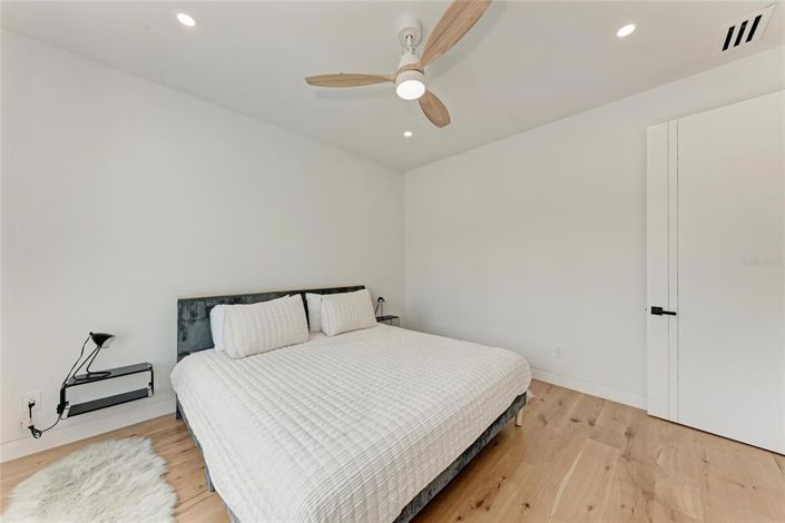 Image No.47-4 Bed Property for sale