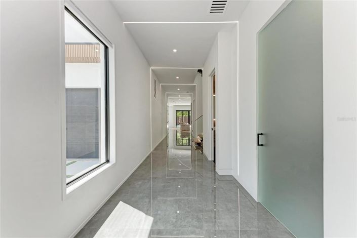 Image No.5-4 Bed Property for sale