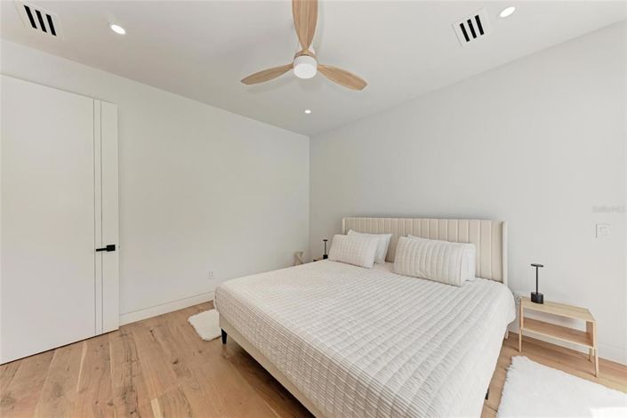 Image No.51-4 Bed Property for sale