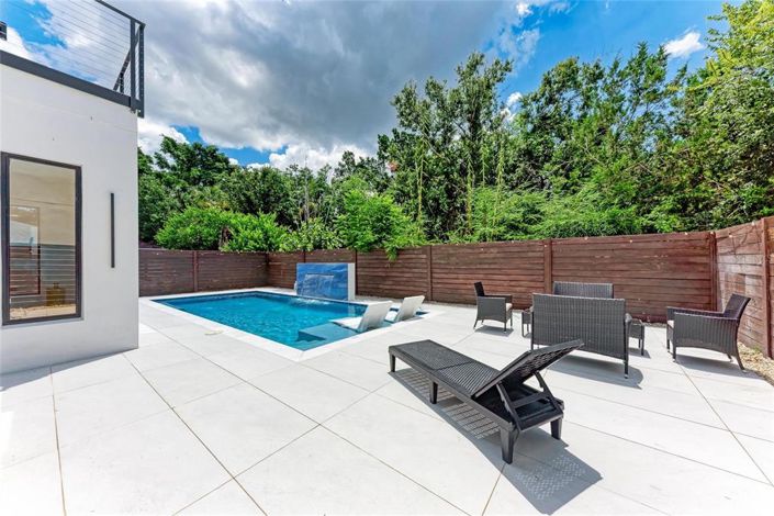 Image No.56-4 Bed Property for sale