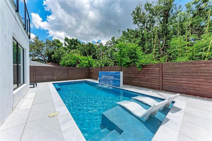 Image No.57-4 Bed Property for sale