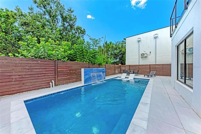 Image No.58-4 Bed Property for sale