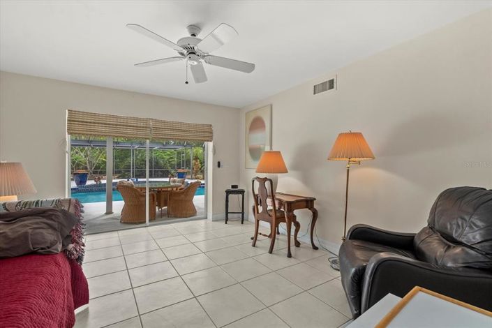 Image No.26-2 Bed Property for sale