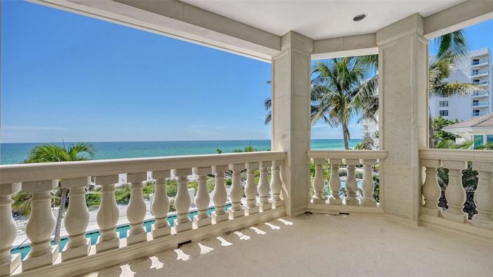 Image No.23-6 Bed Property for sale