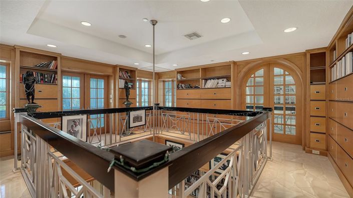 Image No.36-6 Bed Property for sale