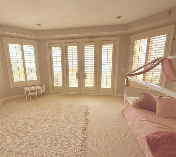 Image No.37-6 Bed Property for sale