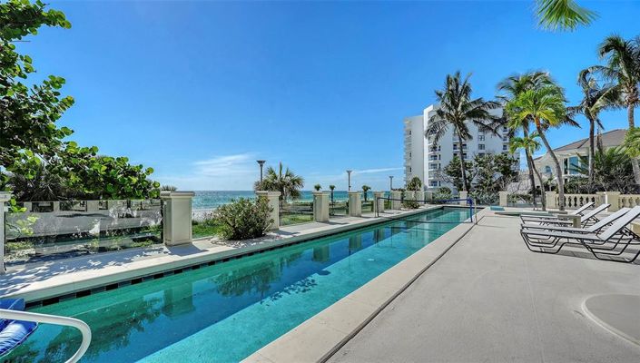 Image No.40-6 Bed Property for sale