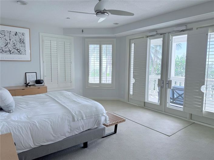 Image No.50-6 Bed Property for sale