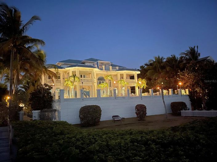 Image No.58-6 Bed Property for sale