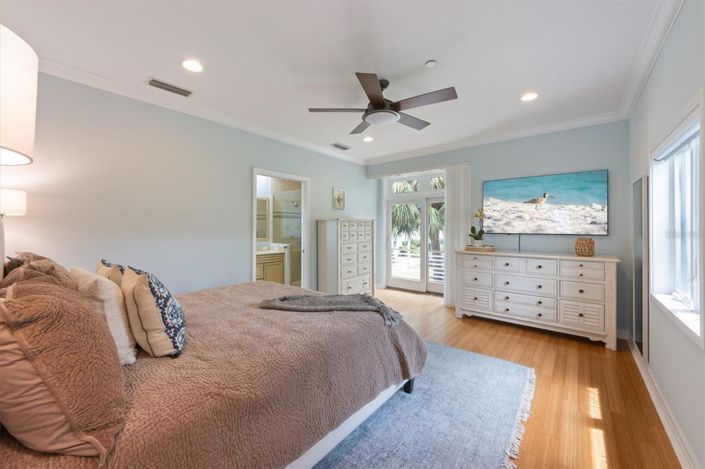 Image No.24-3 Bed Property for sale