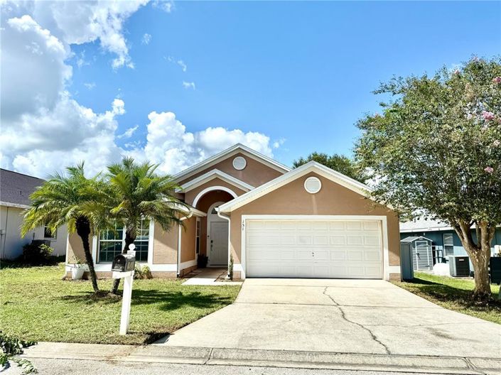 Image No.1-4 Bed Property for sale