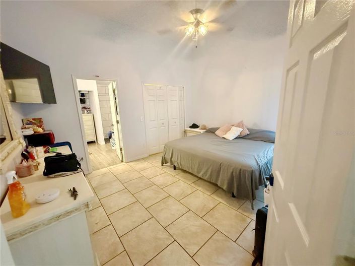 Image No.10-4 Bed Property for sale