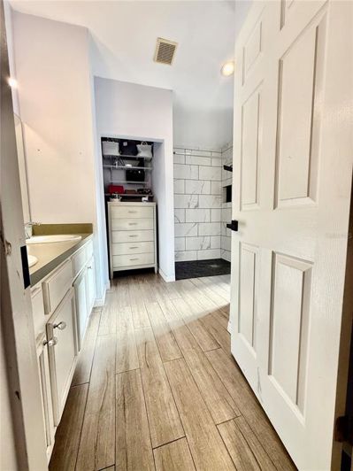 Image No.12-4 Bed Property for sale