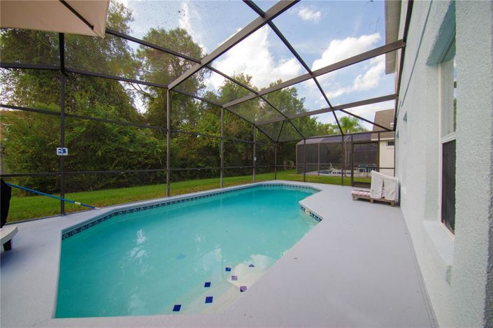 Image No.17-5 Bed Property for sale