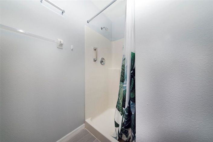 Image No.20-5 Bed Property for sale