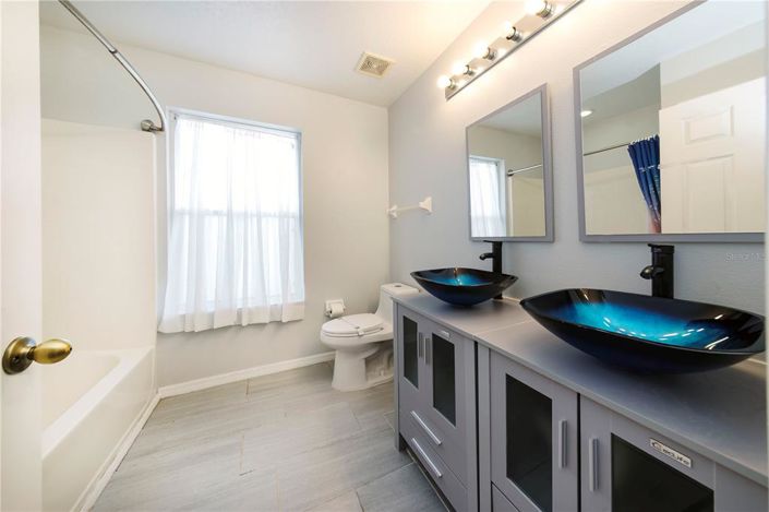 Image No.22-5 Bed Property for sale