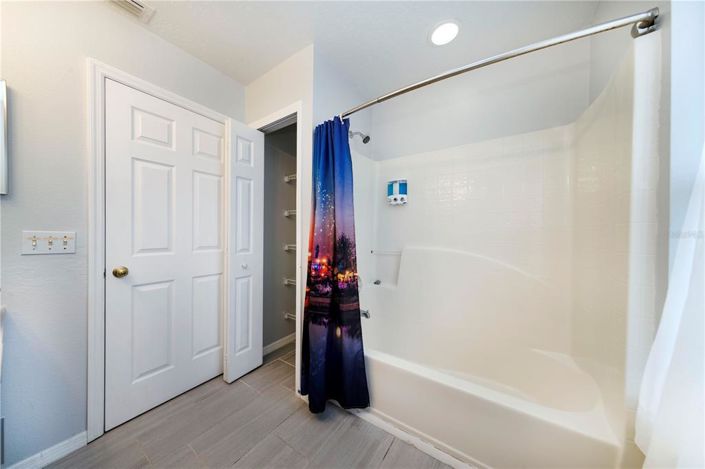 Image No.23-5 Bed Property for sale