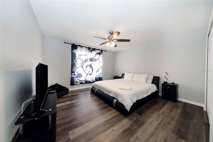 Image No.26-5 Bed Property for sale