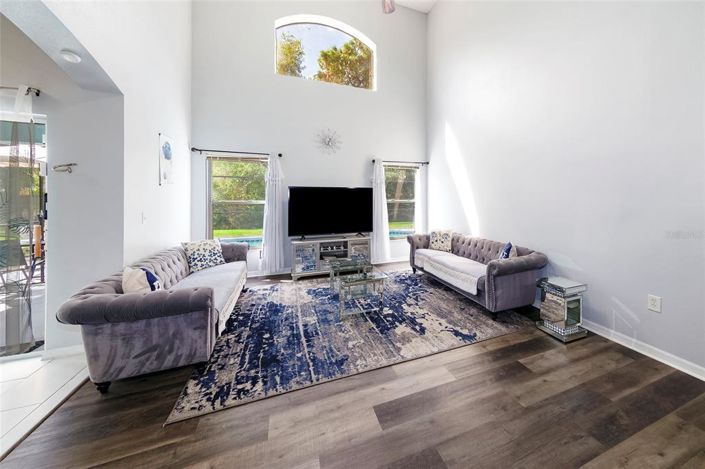 Image No.7-5 Bed Property for sale