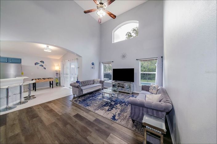 Image No.8-5 Bed Property for sale