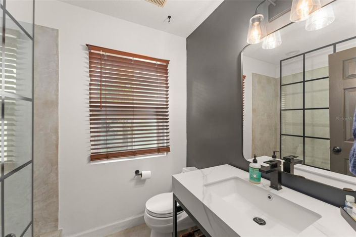 Image No.10-5 Bed Property for sale