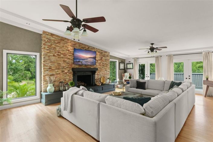 Image No.11-5 Bed Property for sale