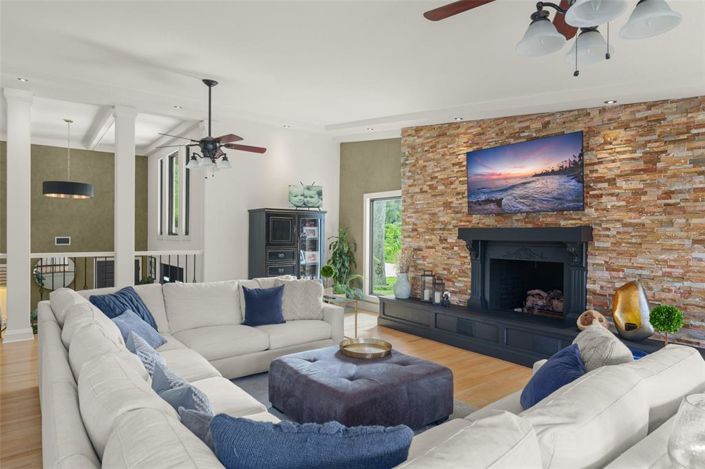 Image No.12-5 Bed Property for sale