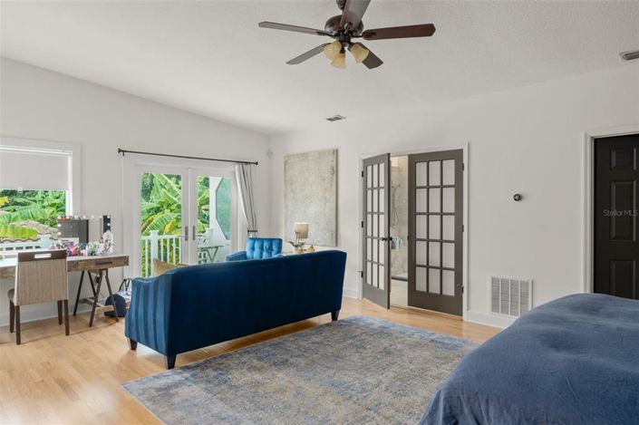 Image No.24-5 Bed Property for sale