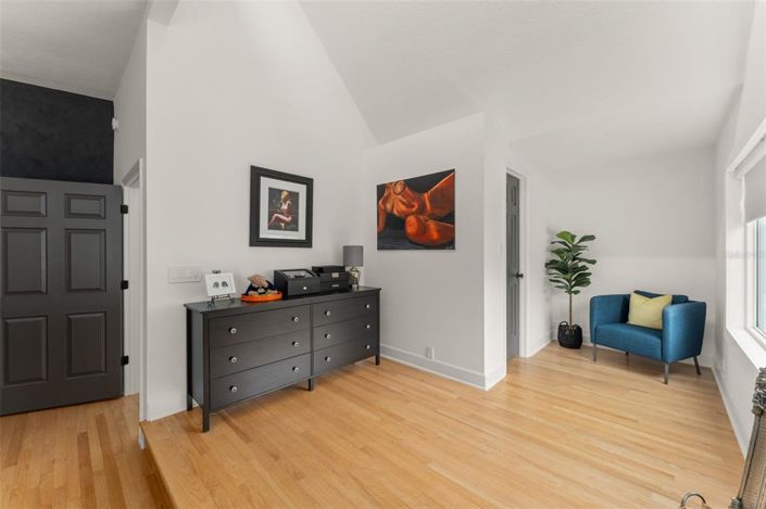 Image No.27-5 Bed Property for sale