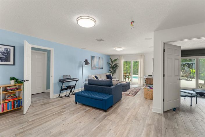 Image No.34-5 Bed Property for sale