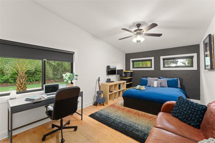 Image No.9-5 Bed Property for sale