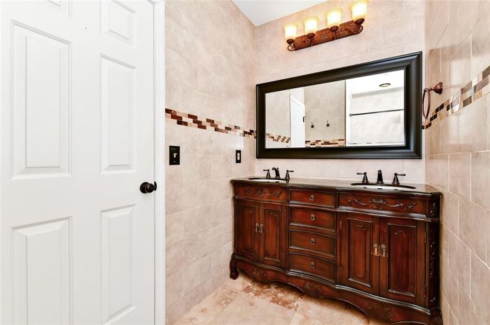 Image No.16-3 Bed Property for sale