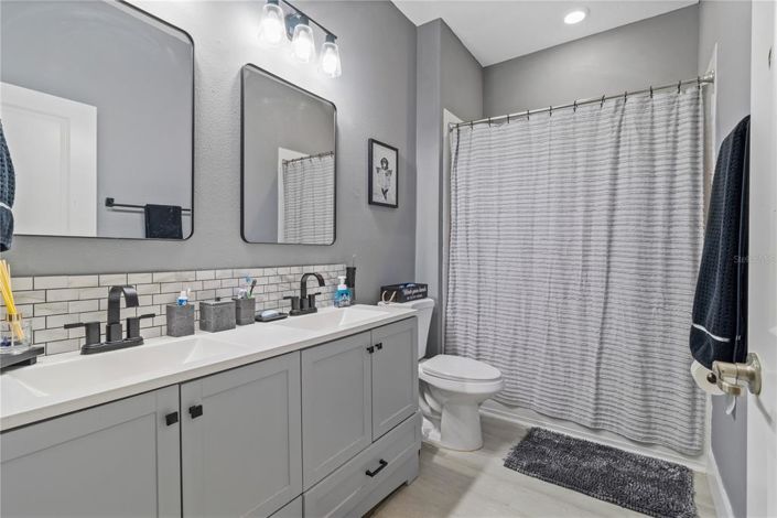 Image No.27-4 Bed Property for sale