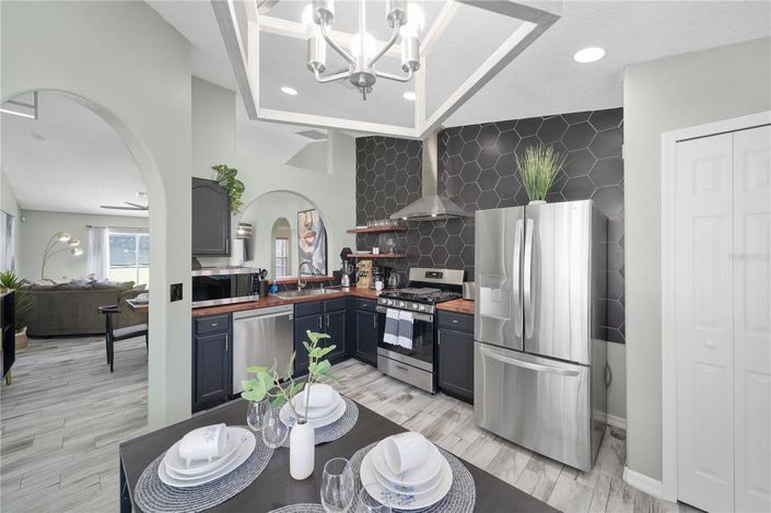 Image No.10-3 Bed Property for sale