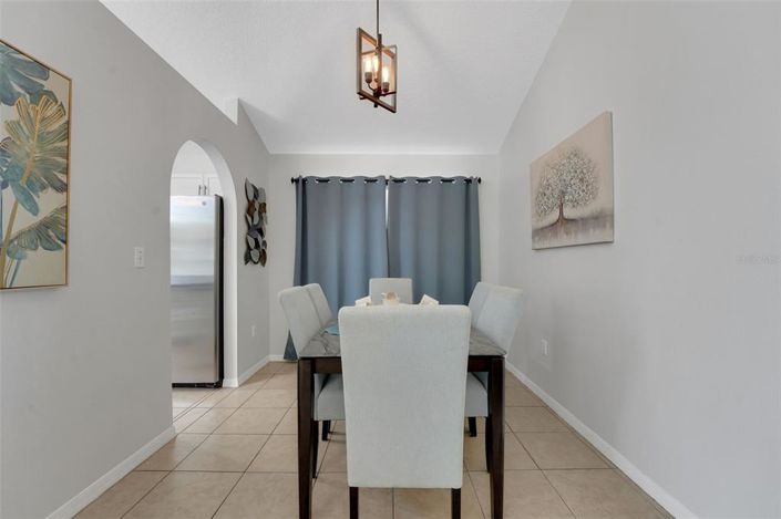 Image No.15-5 Bed Property for sale