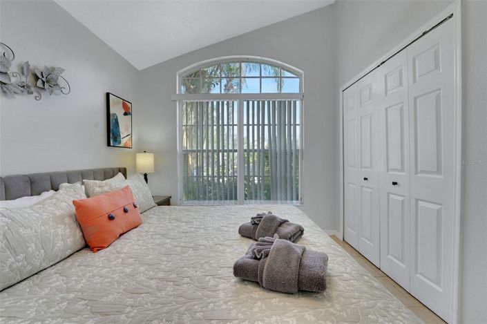 Image No.20-5 Bed Property for sale