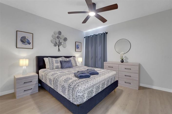 Image No.28-5 Bed Property for sale